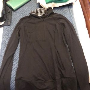 Lululemon sweater size 6